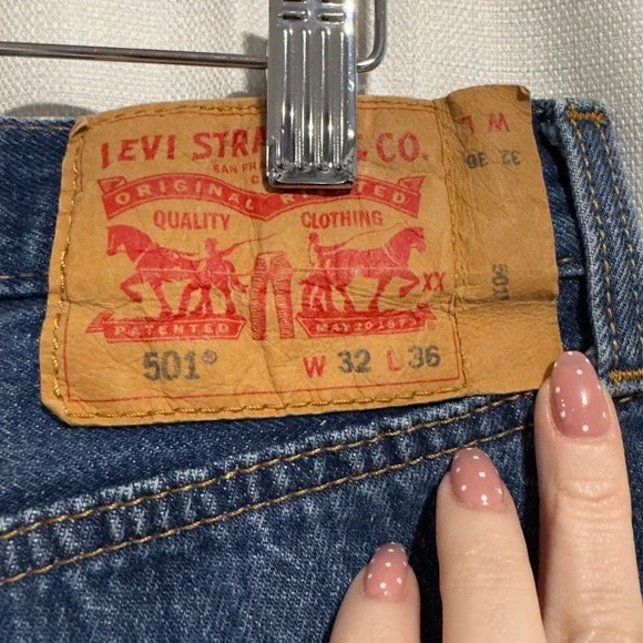 Vintage Levis 501 Original Button Fly Cut Off Denim Shorts Medium Wash W32 L36 - Picture 5 of 6